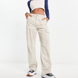 Cotton On - Cream Cargo Straight Leg Cargo Pants